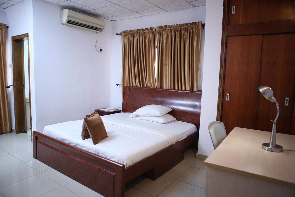 The Habitat Suites International Lagos Phòng bức ảnh
