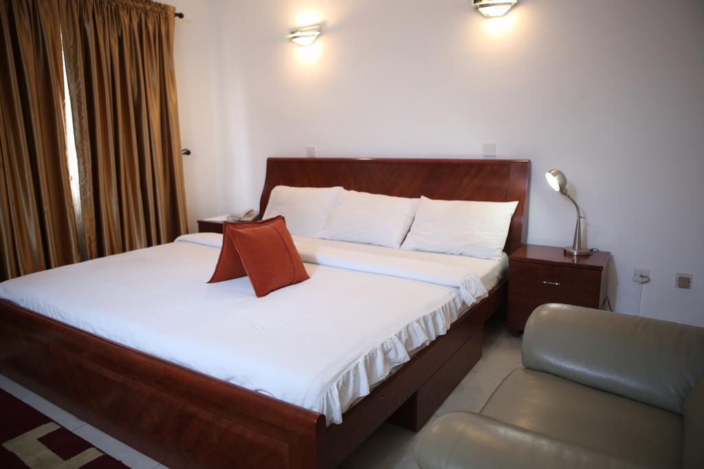 The Habitat Suites International Lagos Phòng bức ảnh