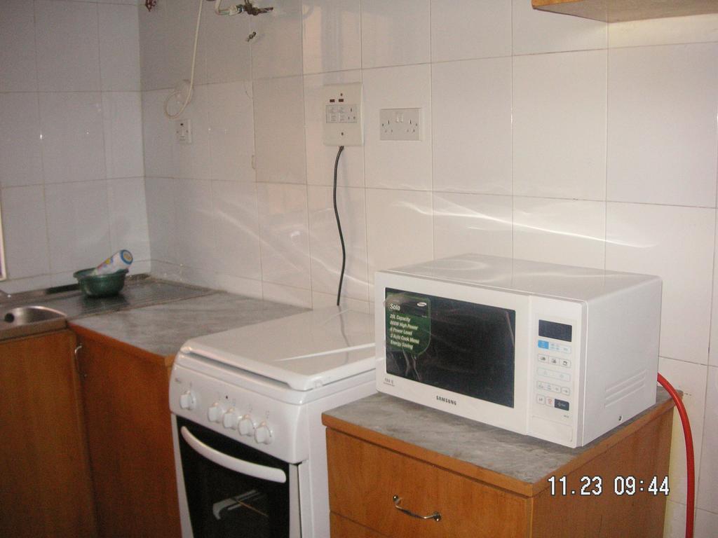The Habitat Suites International Lagos Phòng bức ảnh