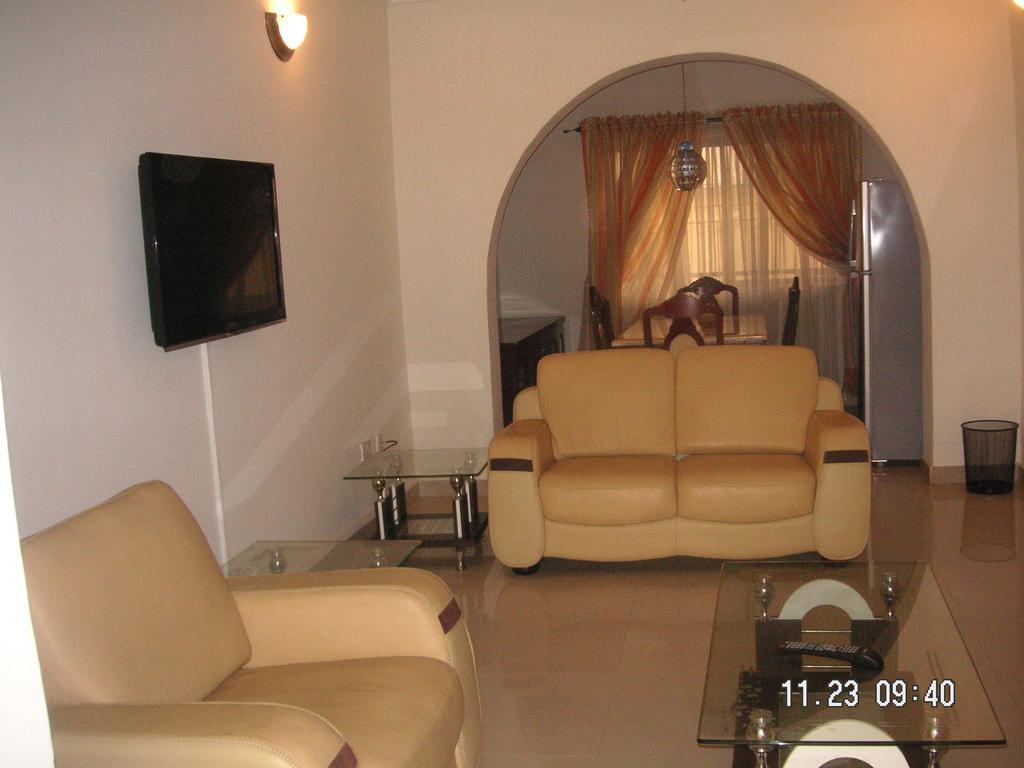 The Habitat Suites International Lagos Phòng bức ảnh