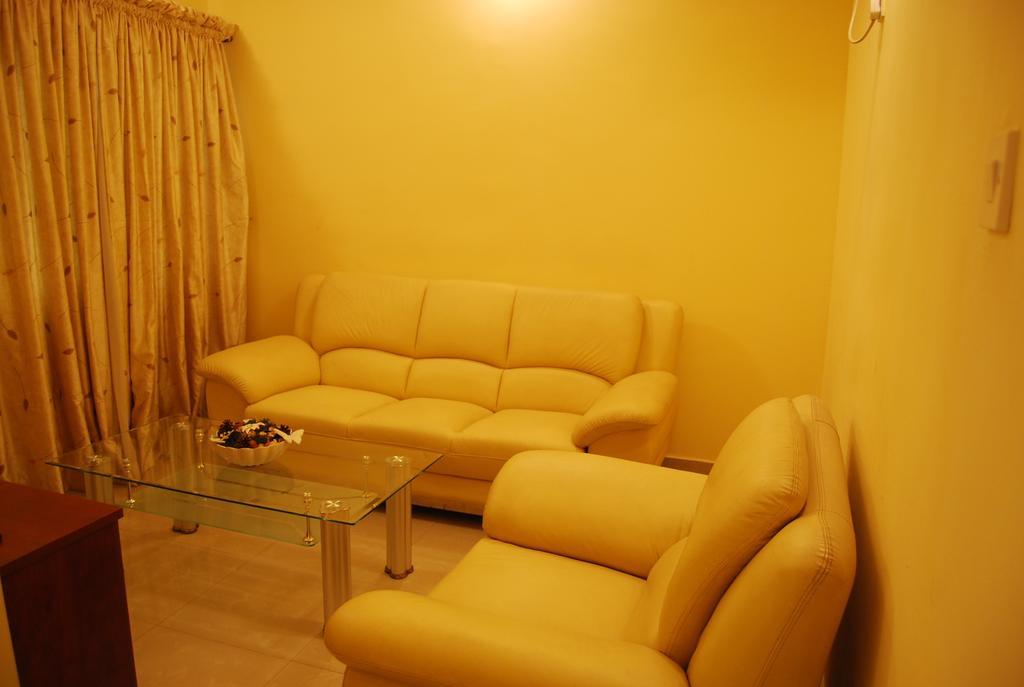 The Habitat Suites International Lagos Phòng bức ảnh