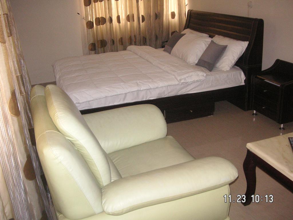 The Habitat Suites International Lagos Phòng bức ảnh