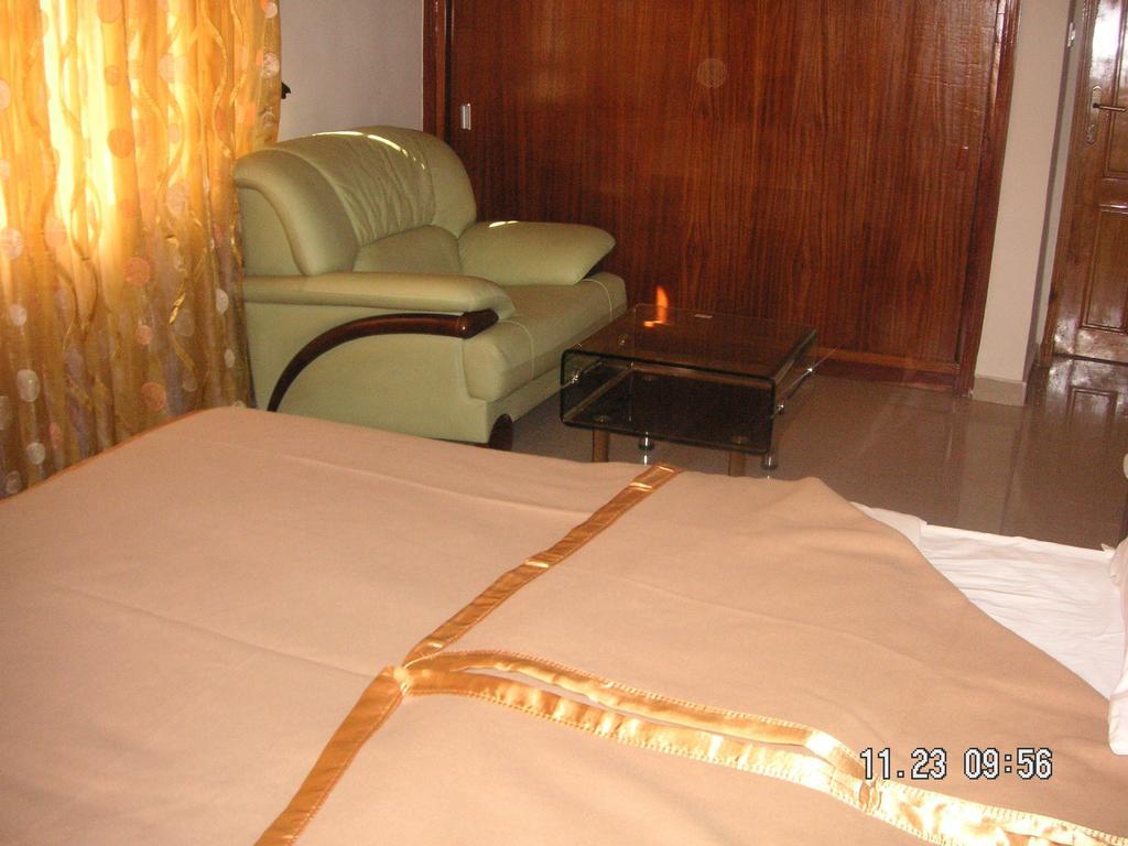 The Habitat Suites International Lagos Phòng bức ảnh