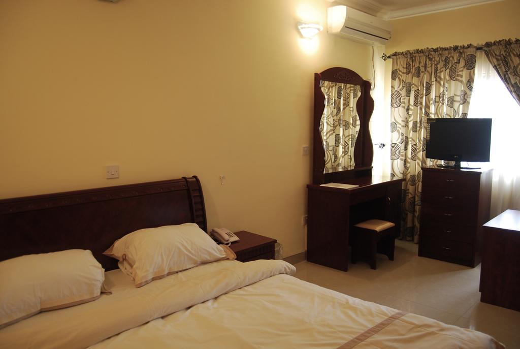 The Habitat Suites International Lagos Ngoại thất bức ảnh