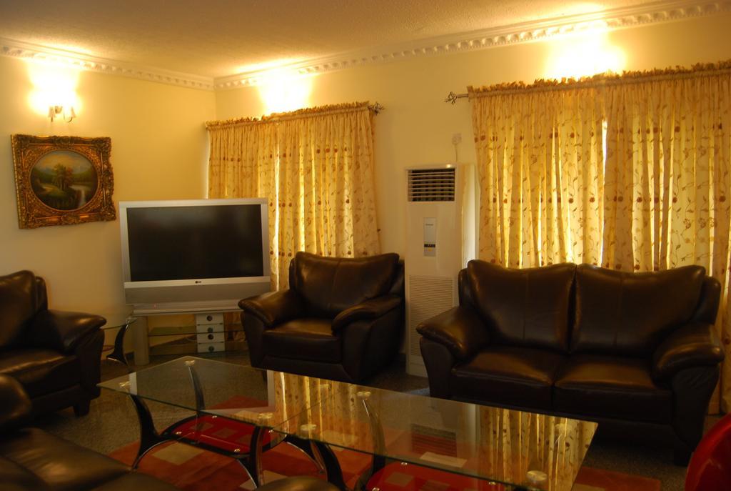 The Habitat Suites International Lagos Ngoại thất bức ảnh