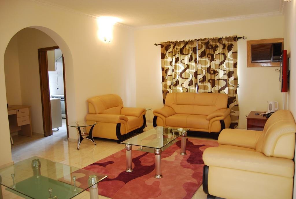 The Habitat Suites International Lagos Phòng bức ảnh