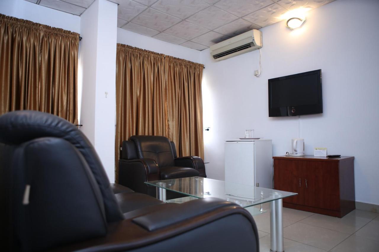 The Habitat Suites International Lagos Ngoại thất bức ảnh