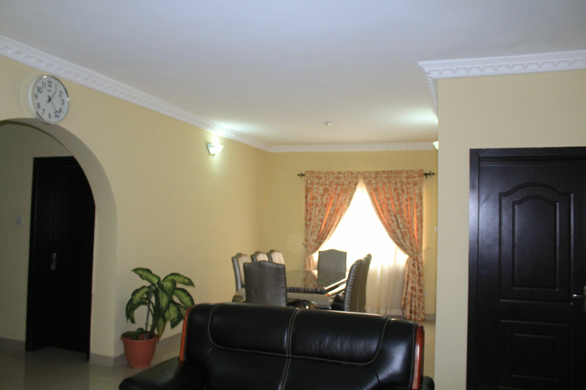 The Habitat Suites International Lagos Ngoại thất bức ảnh
