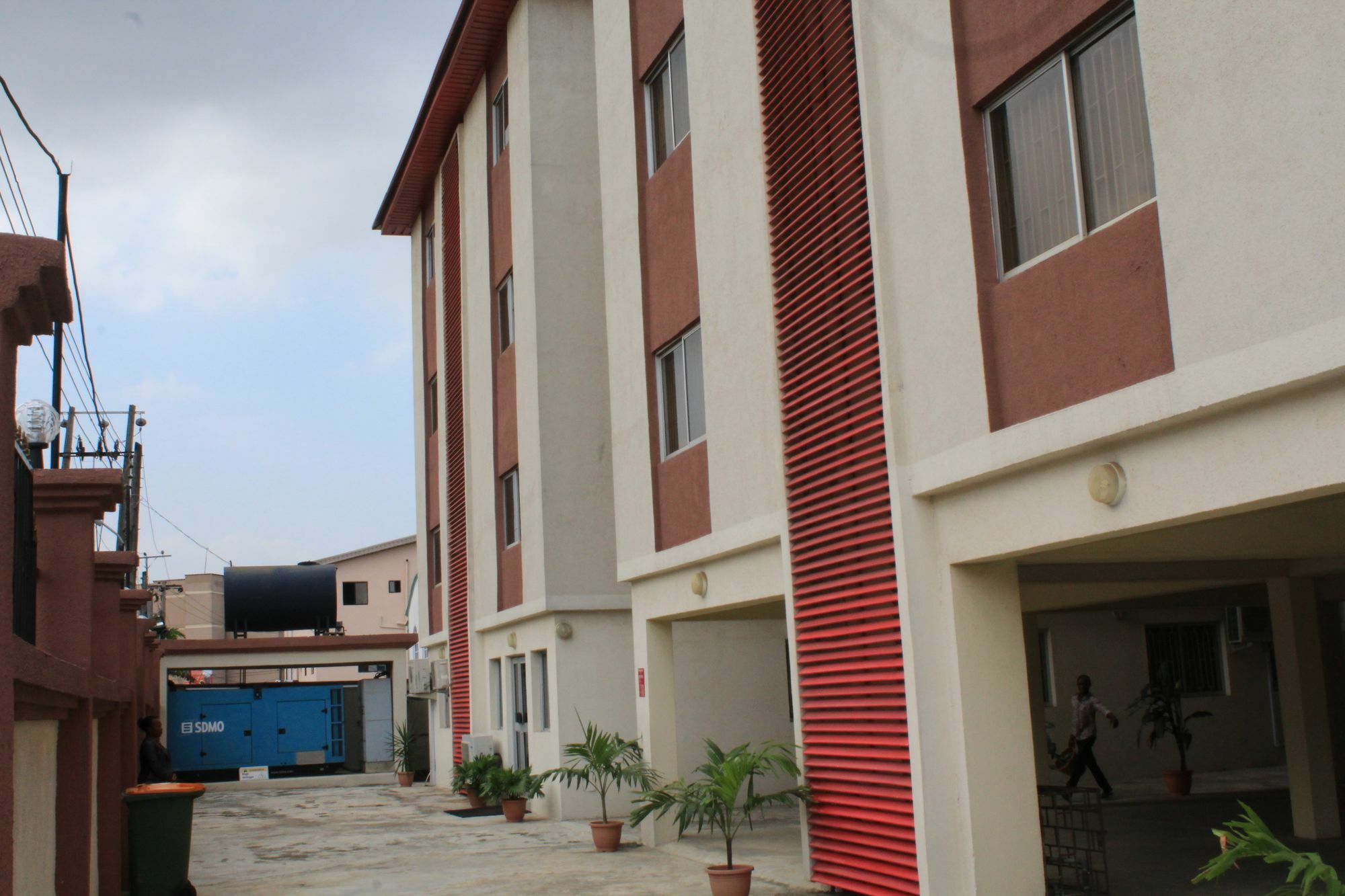 The Habitat Suites International Lagos Ngoại thất bức ảnh