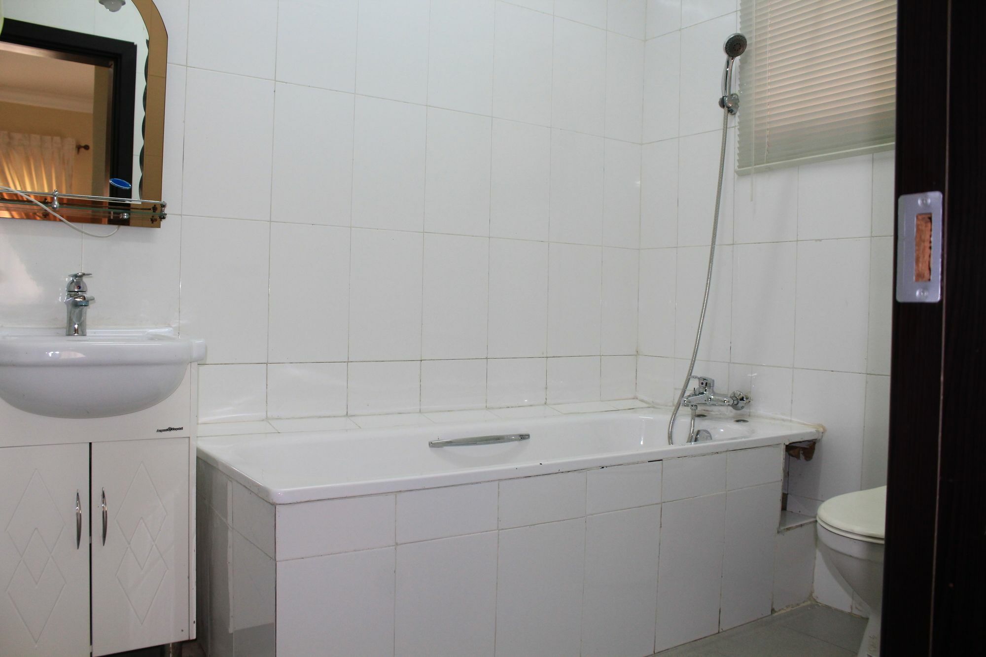 The Habitat Suites International Lagos Ngoại thất bức ảnh