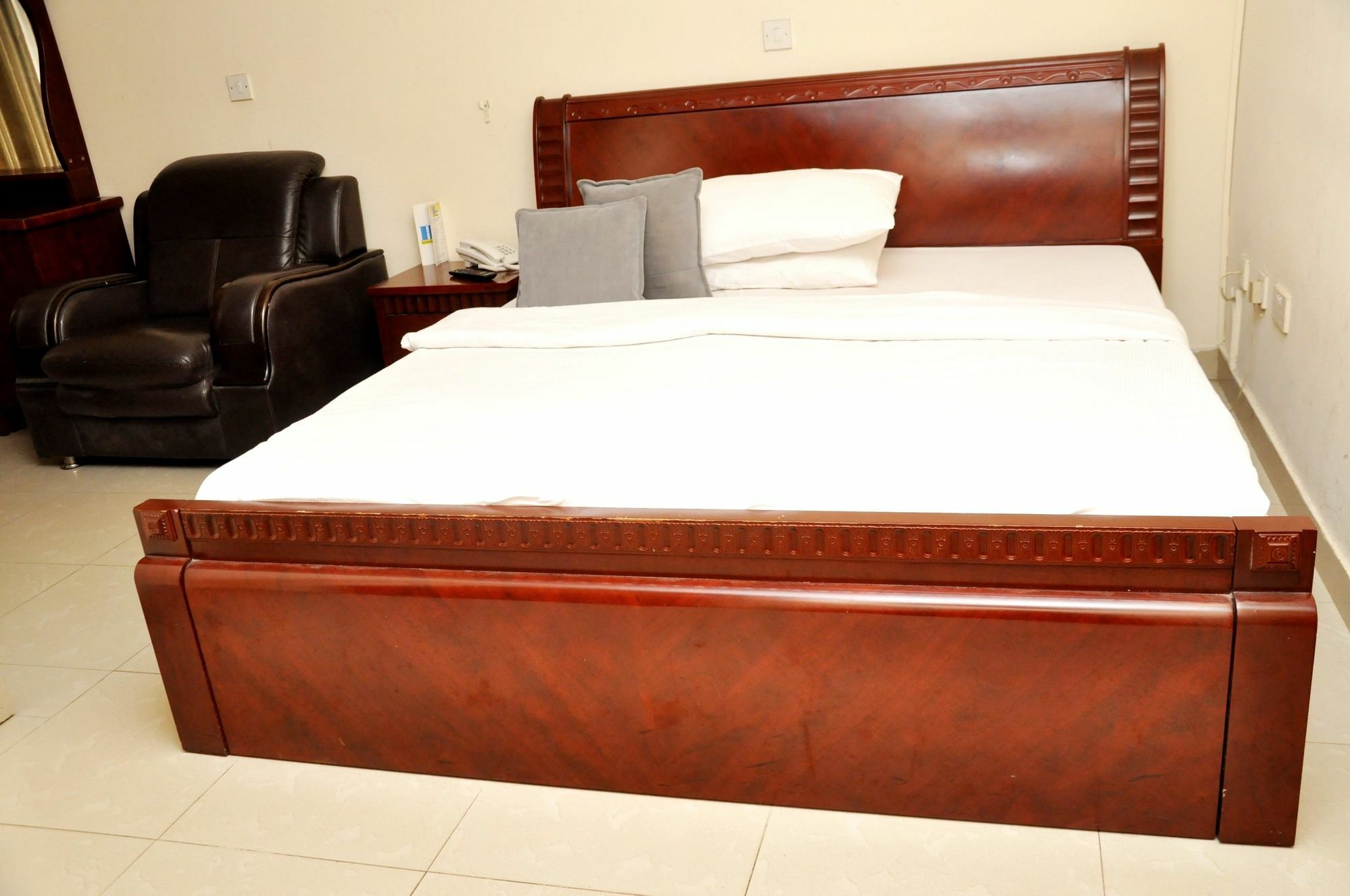 The Habitat Suites International Lagos Ngoại thất bức ảnh