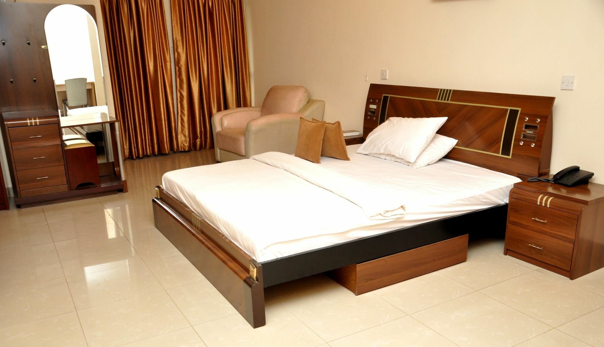 The Habitat Suites International Lagos Ngoại thất bức ảnh