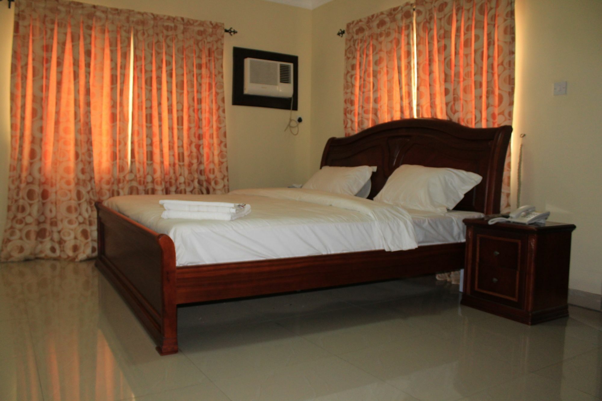 The Habitat Suites International Lagos Ngoại thất bức ảnh