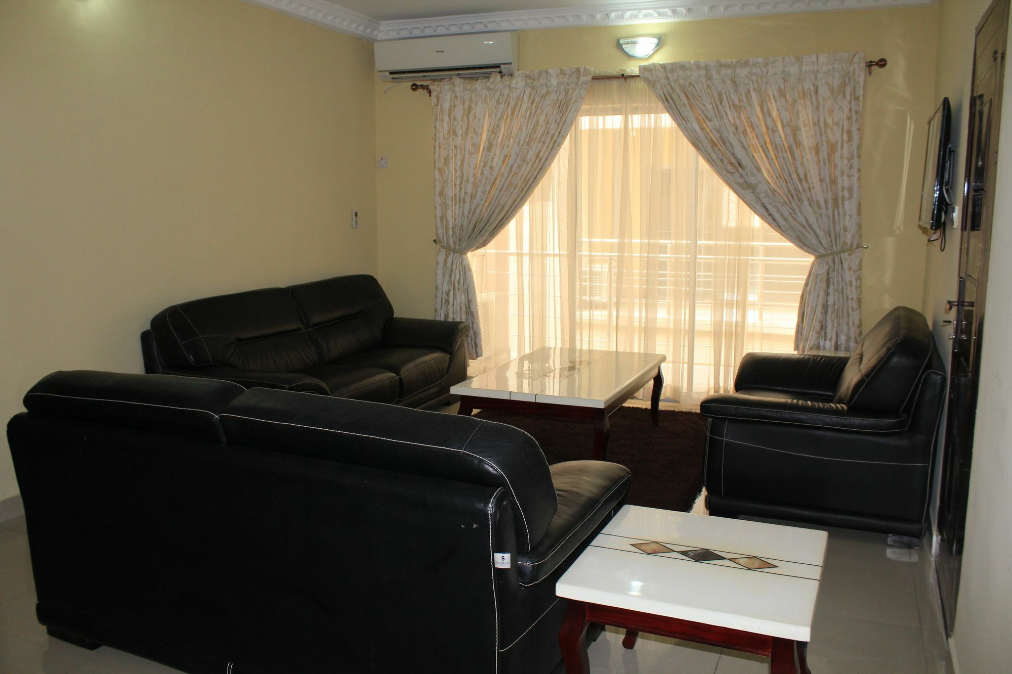 The Habitat Suites International Lagos Ngoại thất bức ảnh